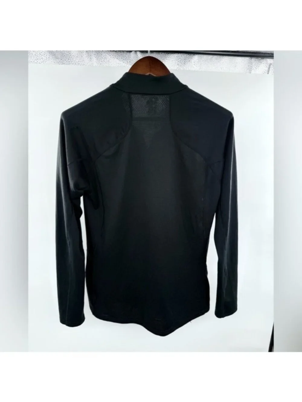 The North Face Men’s M Black FlashDry 1/4 Zip Pullover Athletic Performance Top
